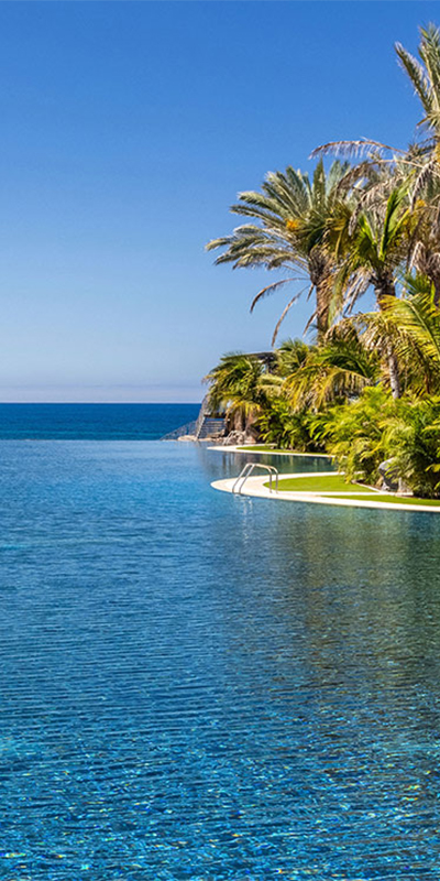  General view of the infinity pool of the Lopesan Costa Meloneras, Resort & Spa hotel in Gran Canaria 